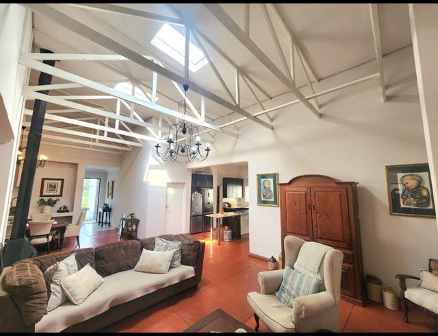 4 BEDROOM HOUSE FOR SALE IN ZAMBEZI COUNTRY ESTATE